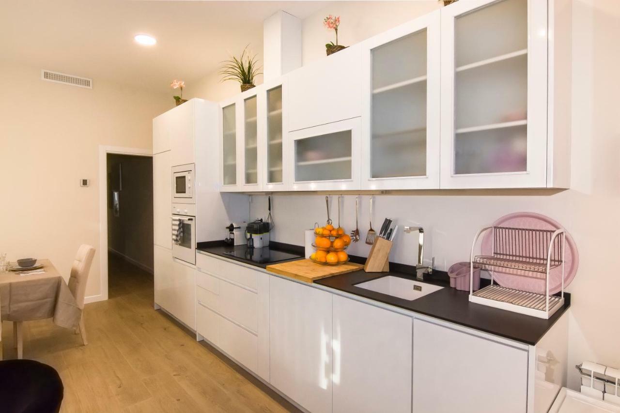 Sol Luxury Suites Madrid Buitenkant foto