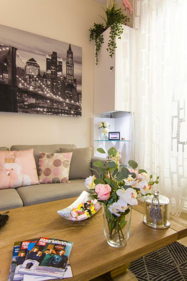Sol Luxury Suites Madrid Buitenkant foto