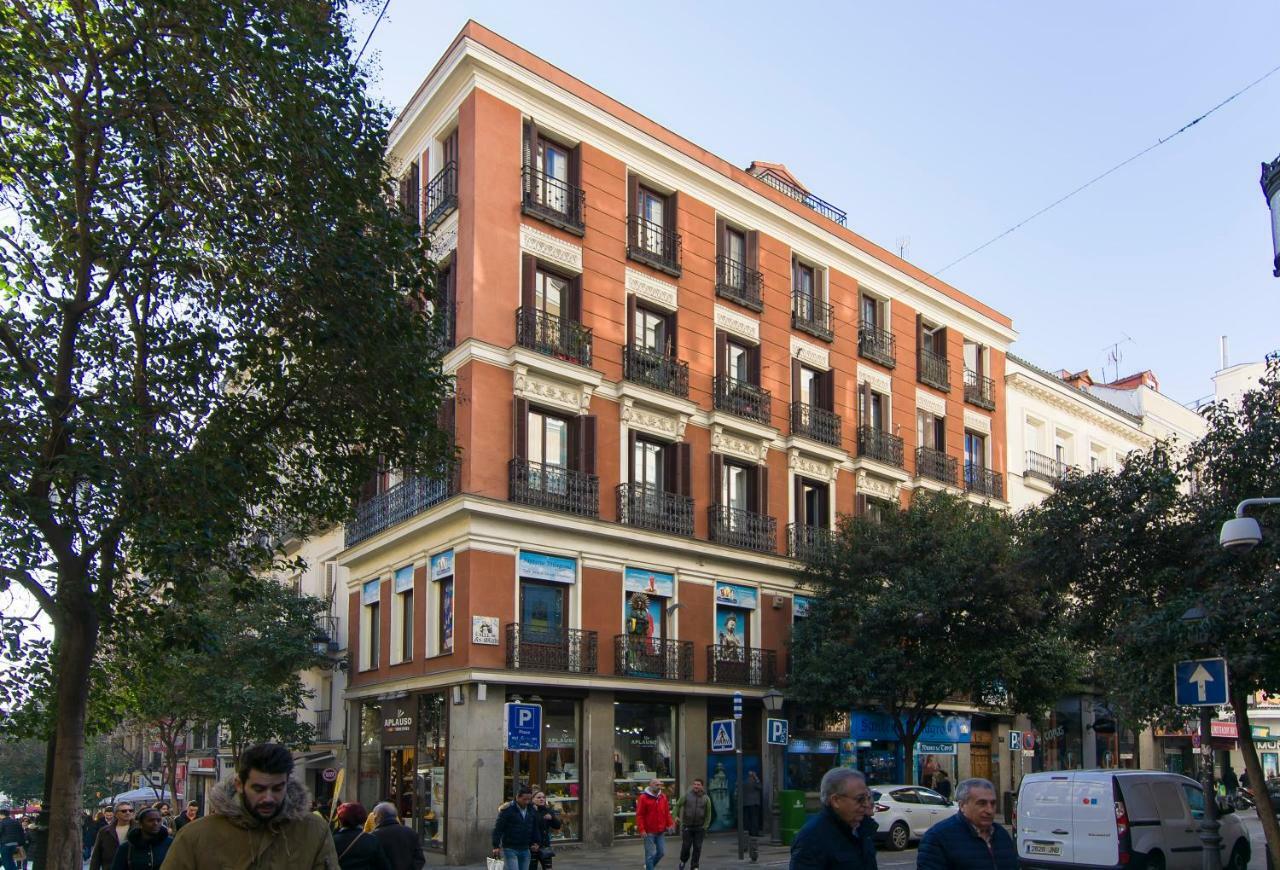 Sol Luxury Suites Madrid Buitenkant foto