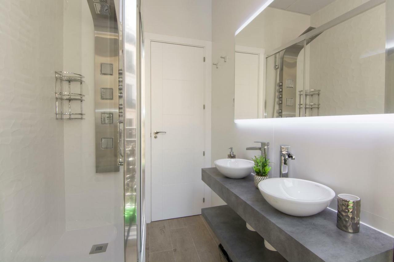 Sol Luxury Suites Madrid Buitenkant foto