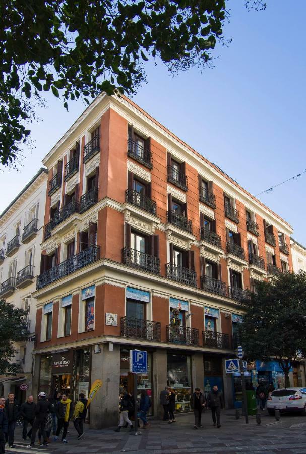 Sol Luxury Suites Madrid Buitenkant foto