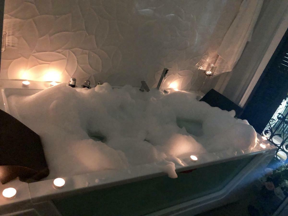 Sol Luxury Suites Madrid Buitenkant foto
