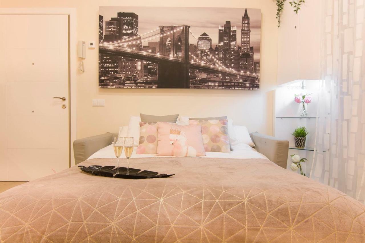 Sol Luxury Suites Madrid Buitenkant foto